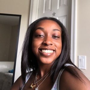 Meet your Posher, Chanelle